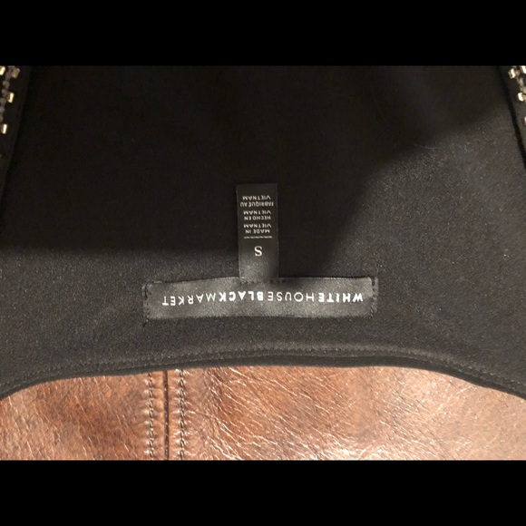 WHBM Sleeveless Top w/Beaded Detail - Picture 4 of 7